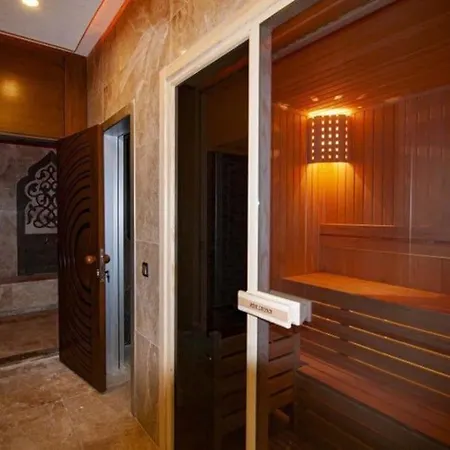 Luxurious With Sea View And Center