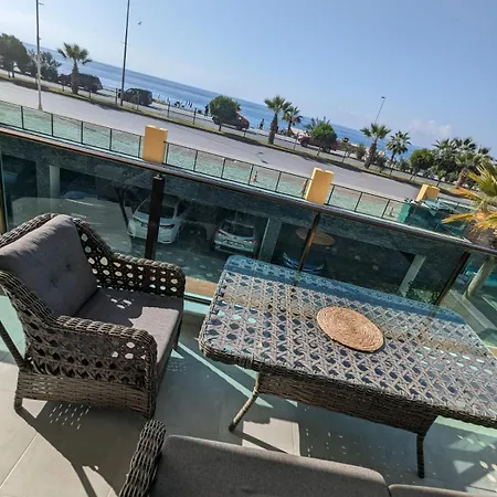 Luxurious With Sea View And Spa Center Apartment