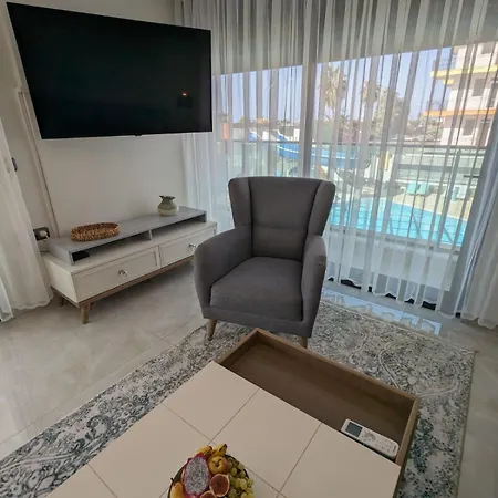Apartment Luxurious With Sea View And Spa Center