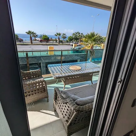 Luxurious With Sea View And Spa Center Apartment *